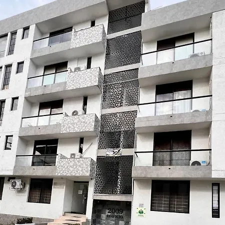 Edificio 2009 Aptos Amoblados